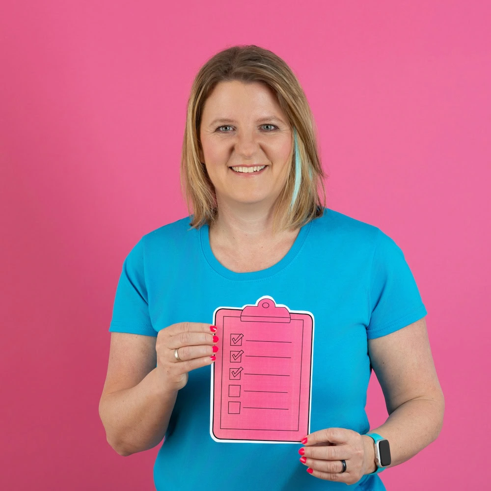 Steffi Krüger mit Checkliste - Vorbereitung